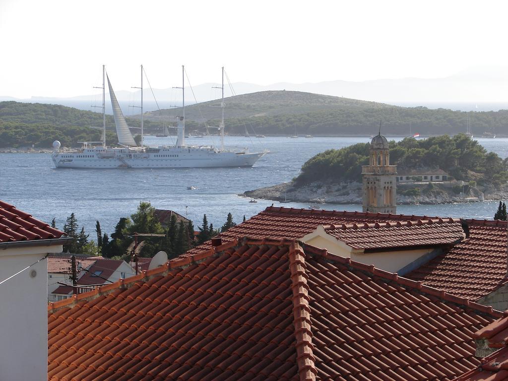 Apartments Curin Hvar Town Exterior foto